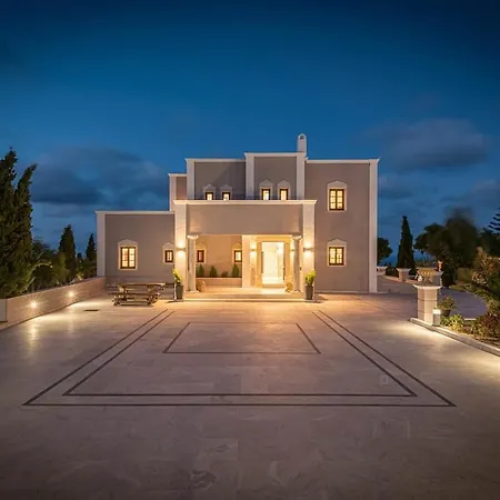 Salfreda In Pool Place Villa Vourvoulos