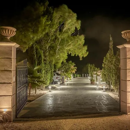 Villa Salfreda In Pool Place Vourvoúlos