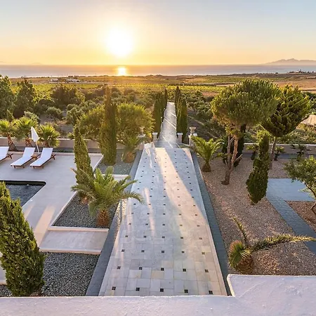 Salfreda In Pool Place